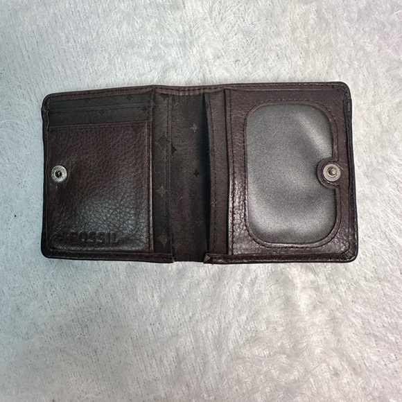 Vintage Fossil Brown Leather Wallet 🗝️ - Picture 3 of 8